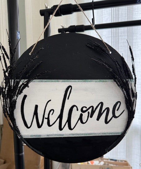 Black and White Welcome wall hang